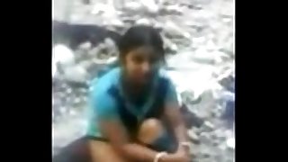 Desi girl fucked outdoor