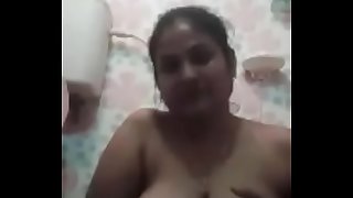 Desi hot muslim bhabhi live naked masturbating selfie with hubby
